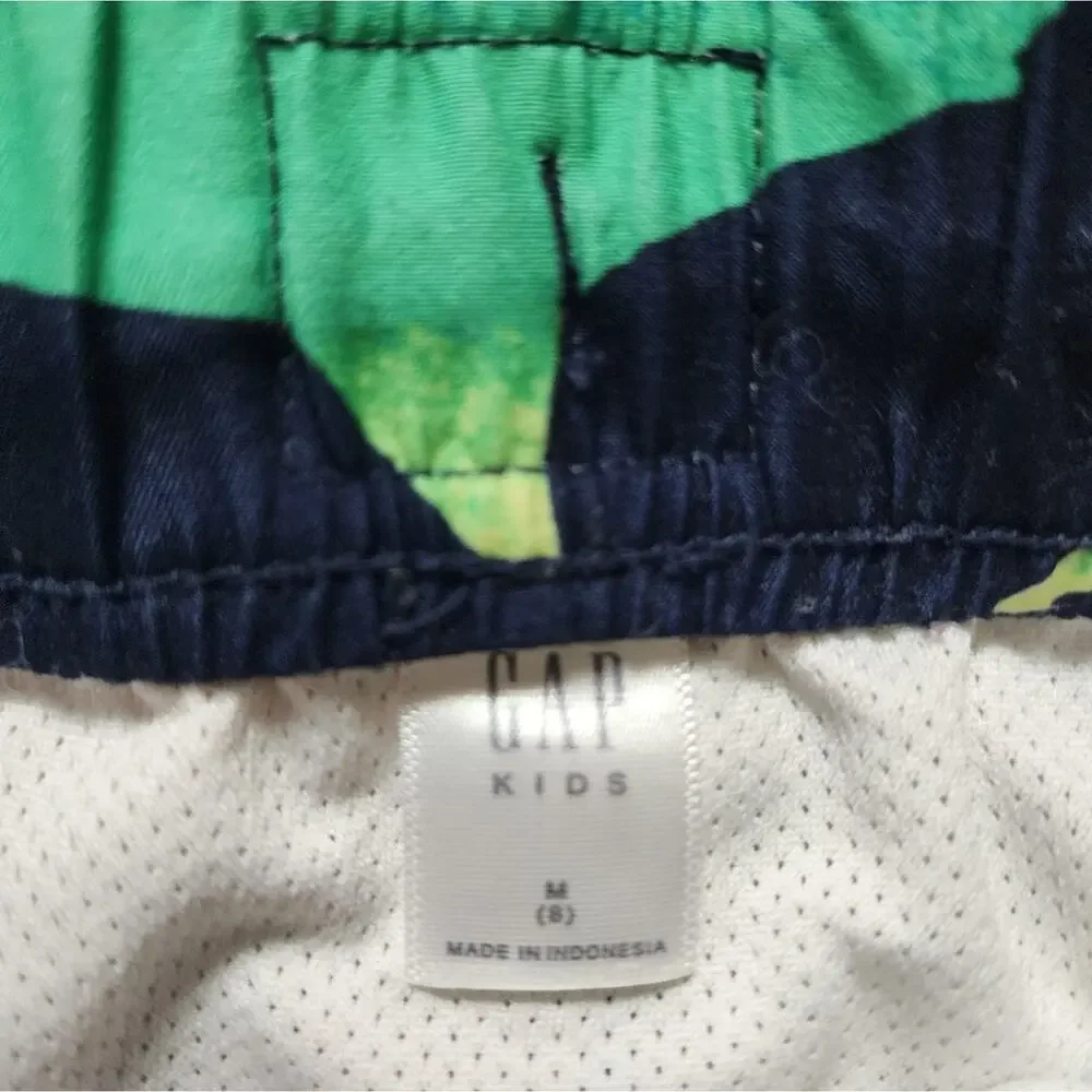 Gap Kids Boy's Multi-Color Shark Graphic Swimwear Swim Trunks Medium M 8